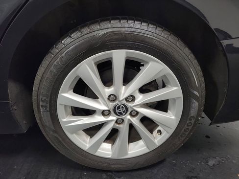 Used 2022 Toyota Camry LE w/ Carpet Mat Package (TMS) FWD image 10