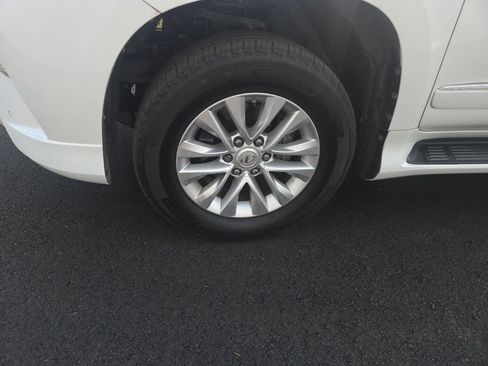 Used 2019 Lexus GX 460 Premium AWD/4WD image 17