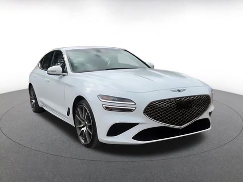 Used 2025 Genesis G70 2.5T image 2