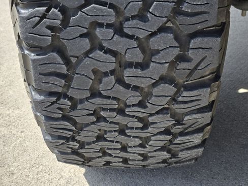 Used 2023 GMC Yukon XL AT4 w/ AT4 Premium Package image 17