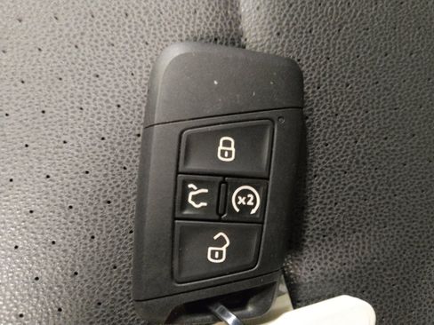 Used 2021 Volkswagen Jetta SE w/ SE Cold Weather Package FWD image 32