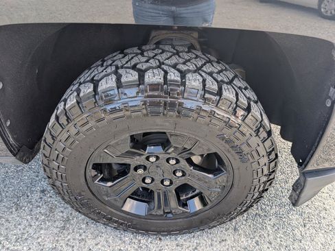 Used 2018 Chevrolet Silverado 1500 LTZ Z71 w/ LTZ Plus Package AWD/4WD image 4