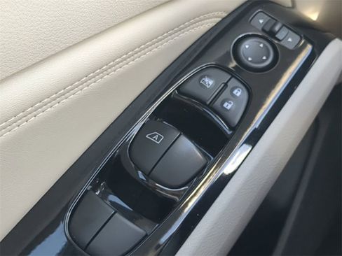 Used 2021 Nissan Altima 2.5 SV w/ SV Premium Package image 23