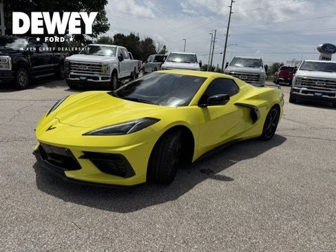 Used 2022 Chevrolet Corvette Stingray Premium Conv w/ Z51 Performance Package RWD image 3