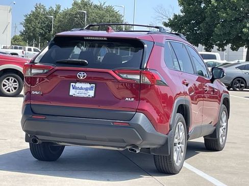 Used 2023 Toyota RAV4 XLE Premium FWD image 4