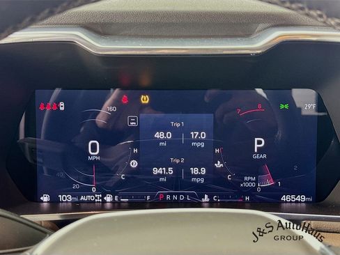 Used 2024 GMC Canyon Denali image 15