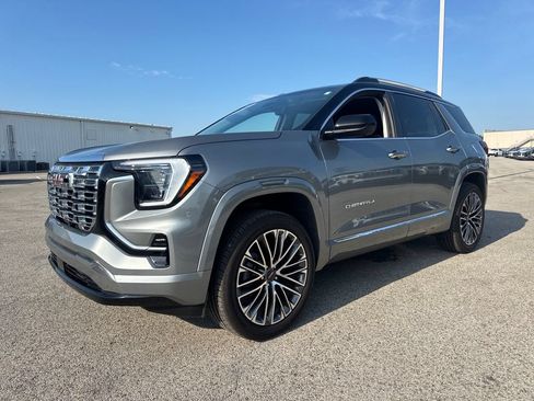 Used 2026 GMC Terrain Denali AWD/4WD image 2