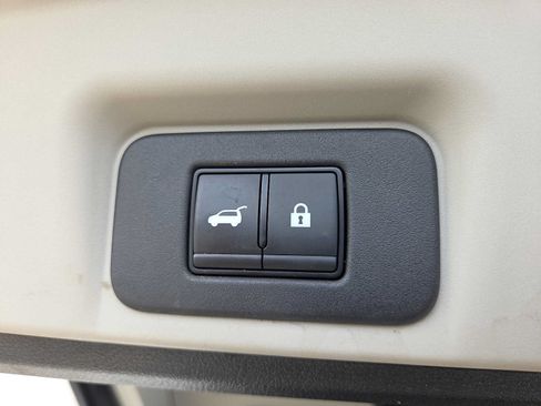 Used 2024 Nissan Ariya AWD image 28
