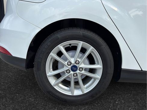 Used 2015 Ford Focus SE FWD image 13
