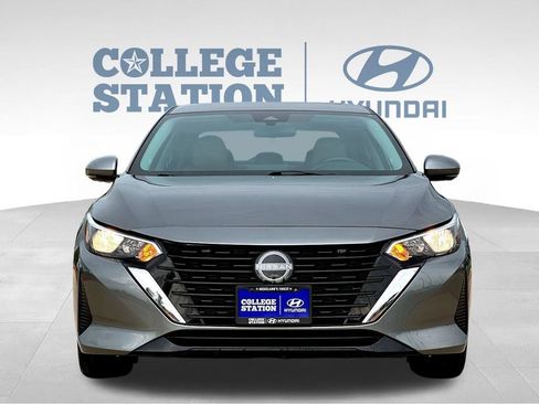 Used 2025 Nissan Sentra SV w/ SV Premium Package FWD image 5