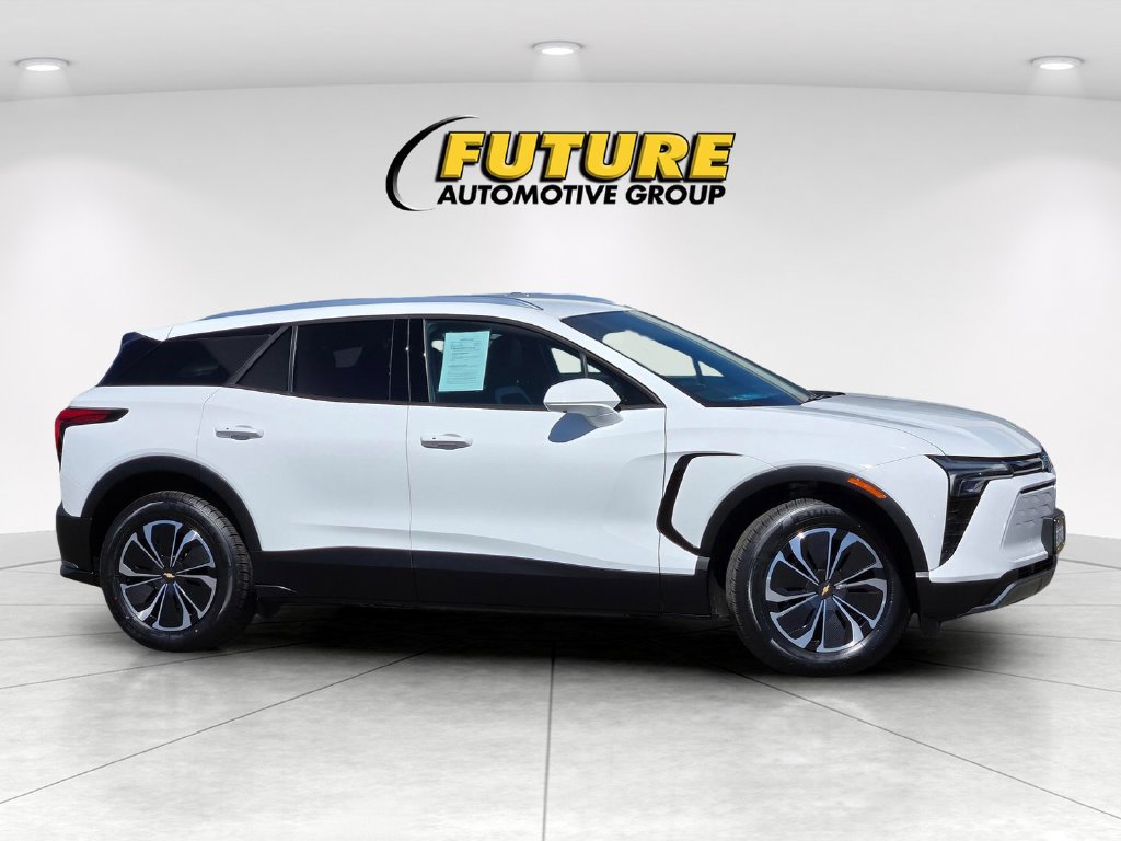 Used 2024 Chevrolet Blazer EV LT AWD/4WD image 3