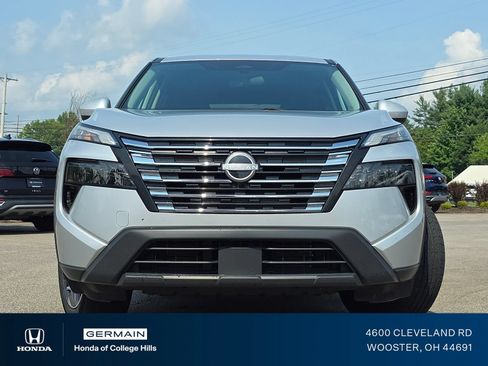 Used 2024 Nissan Rogue SV FWD image 8