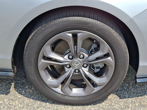 Certified 2025 Honda Accord EX-L image 9