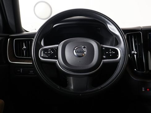 Used 2022 Volvo XC60 B6 Inscription w/ Climate Package image 38