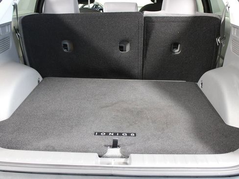 Used 2023 Hyundai Ioniq 5 SE image 28