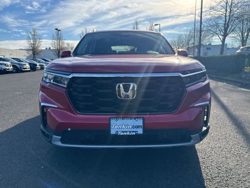 New 2025 Honda Pilot Touring image 8
