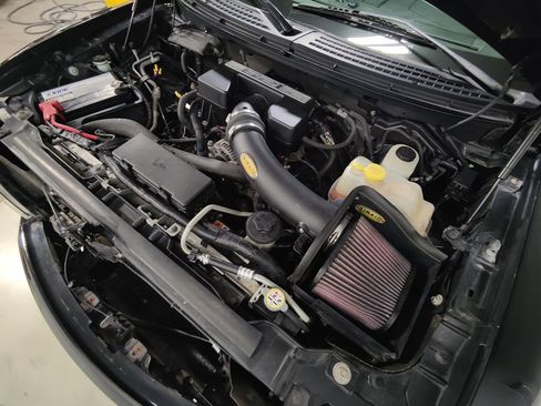 Used 2012 Ford F150 Raptor w/ Raptor Luxury Pkg image 5