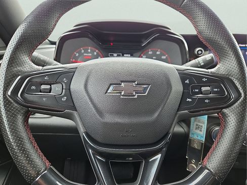 Used 2024 Chevrolet Trax RS FWD image 24