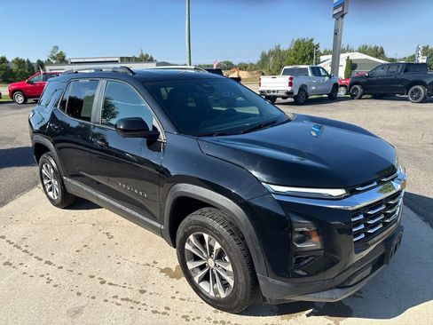 Used 2025 Chevrolet Equinox LT w/ Convenience Package II AWD/4WD image 3