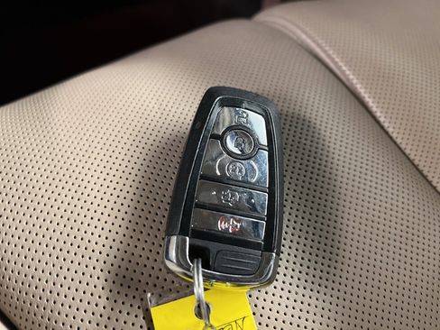 Certified 2022 Lincoln Navigator L Reserve image 39