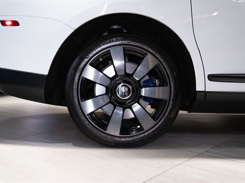 Used 2023 Rolls-Royce Cullinan AWD/4WD image 23
