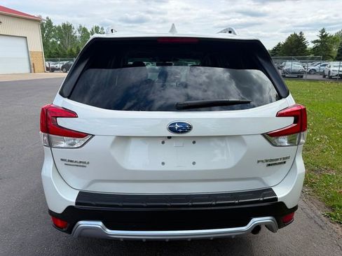Used 2022 Subaru Forester Touring AWD/4WD image 2