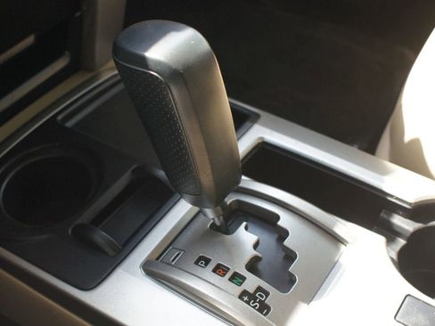 Used 2011 Toyota 4Runner SR5 w/ Convenience Pkg image 10