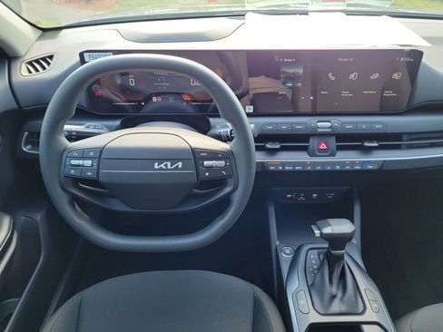 New 2026 Kia K4 FWD image 17