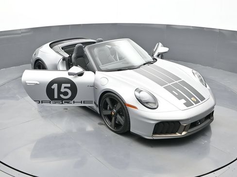Certified 2026 Porsche 911 Carrera GTS RWD image 32