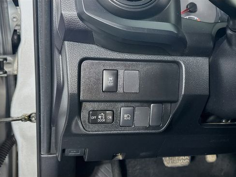 Certified 2023 Toyota Tacoma SR AWD/4WD image 11