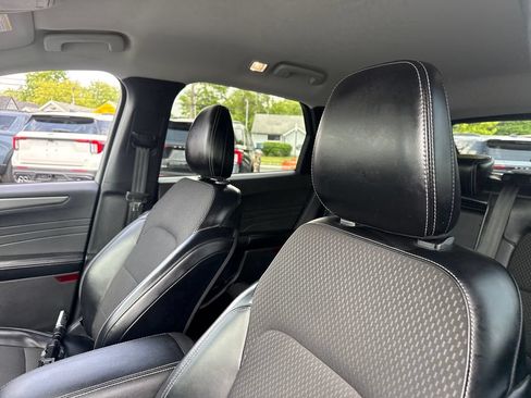 Used 2024 Ford Escape SE FWD image 32