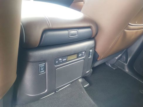 Used 2024 Nissan Armada Platinum w/ Captain's Chairs Package RWD image 31