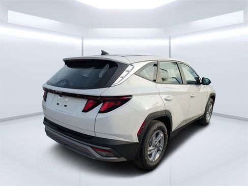 New 2026 Hyundai Tucson SE FWD image 3