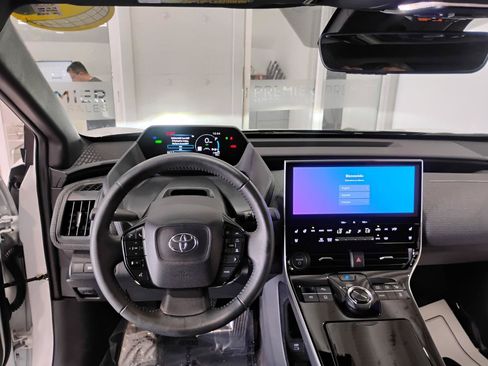 Used 2024 Toyota bZ4X FWD image 54