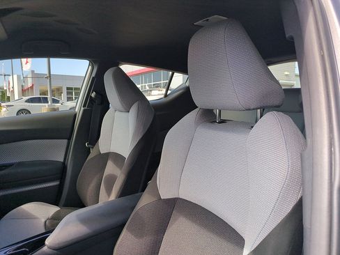 Used 2019 Toyota C-HR XLE FWD image 14