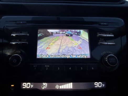 Used 2017 Nissan Rogue S image 17