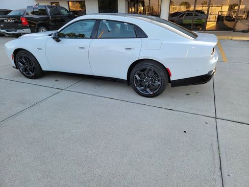 New 2026 Dodge Charger R/T AWD/4WD image 3