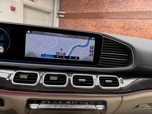 Certified 2022 Mercedes-Benz GLS 450 4MATIC image 18