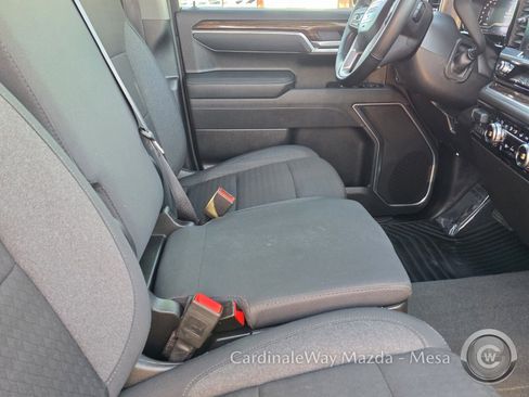 Used 2025 GMC Sierra 1500 SLE w/ Preferred Package image 33