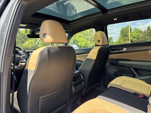 New 2026 Volkswagen Atlas Cross Sport SEL R-Line image 30