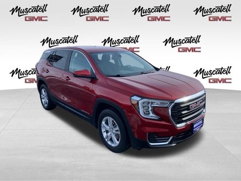 Used 2024 GMC Terrain SLE AWD/4WD image 3