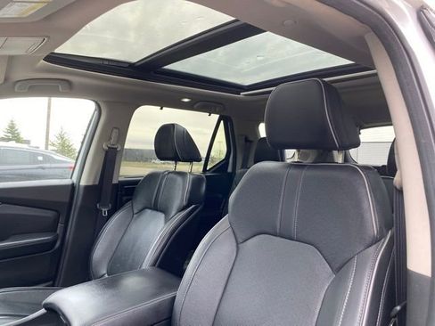 Used 2025 Honda Pilot Elite image 14