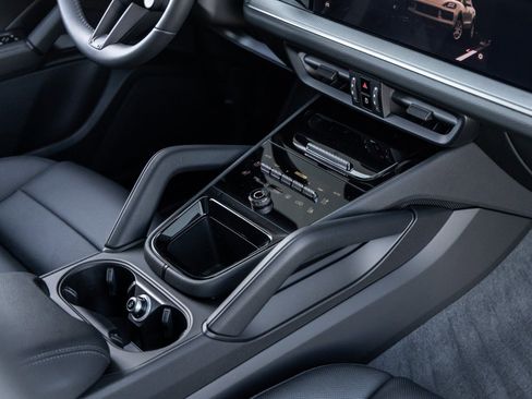 New 2026 Porsche Cayenne image 29