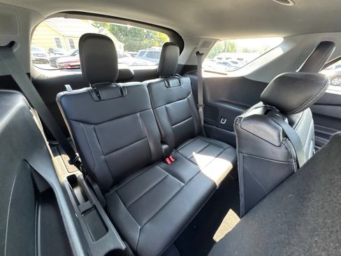 Used 2023 Ford Explorer XLT w/ Equipment Group 202A AWD/4WD image 32