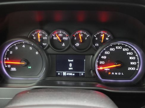 Used 2019 Chevrolet Silverado 1500 Custom Trail Boss w/ Custom Convenience Package AWD/4WD image 9