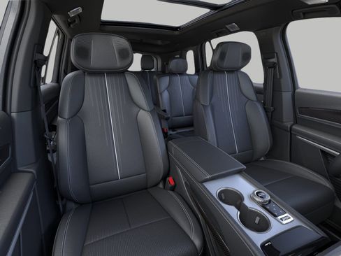 New 2026 Cadillac Vistiq Luxury w/ LPO, Floor Liner Package image 16