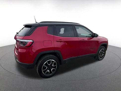 Used 2025 Jeep Compass Trailhawk image 14