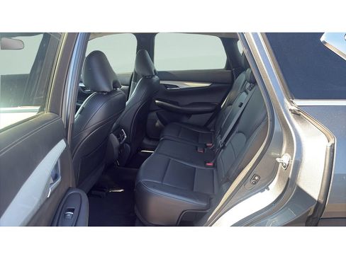 Used 2021 INFINITI QX50 Luxe AWD/4WD image 18