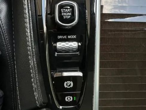 Used 2019 Volvo XC90 T5 Momentum w/ Multimedia Package image 29