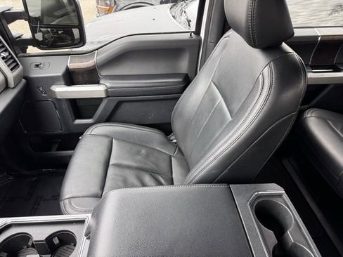 Used 2022 Ford F350 Lariat w/ Chrome Package image 23